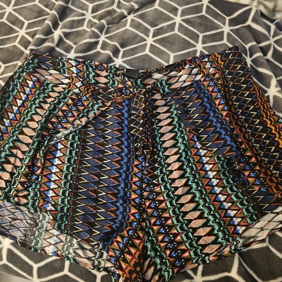 Seychelles Short - Picture 3 of 3